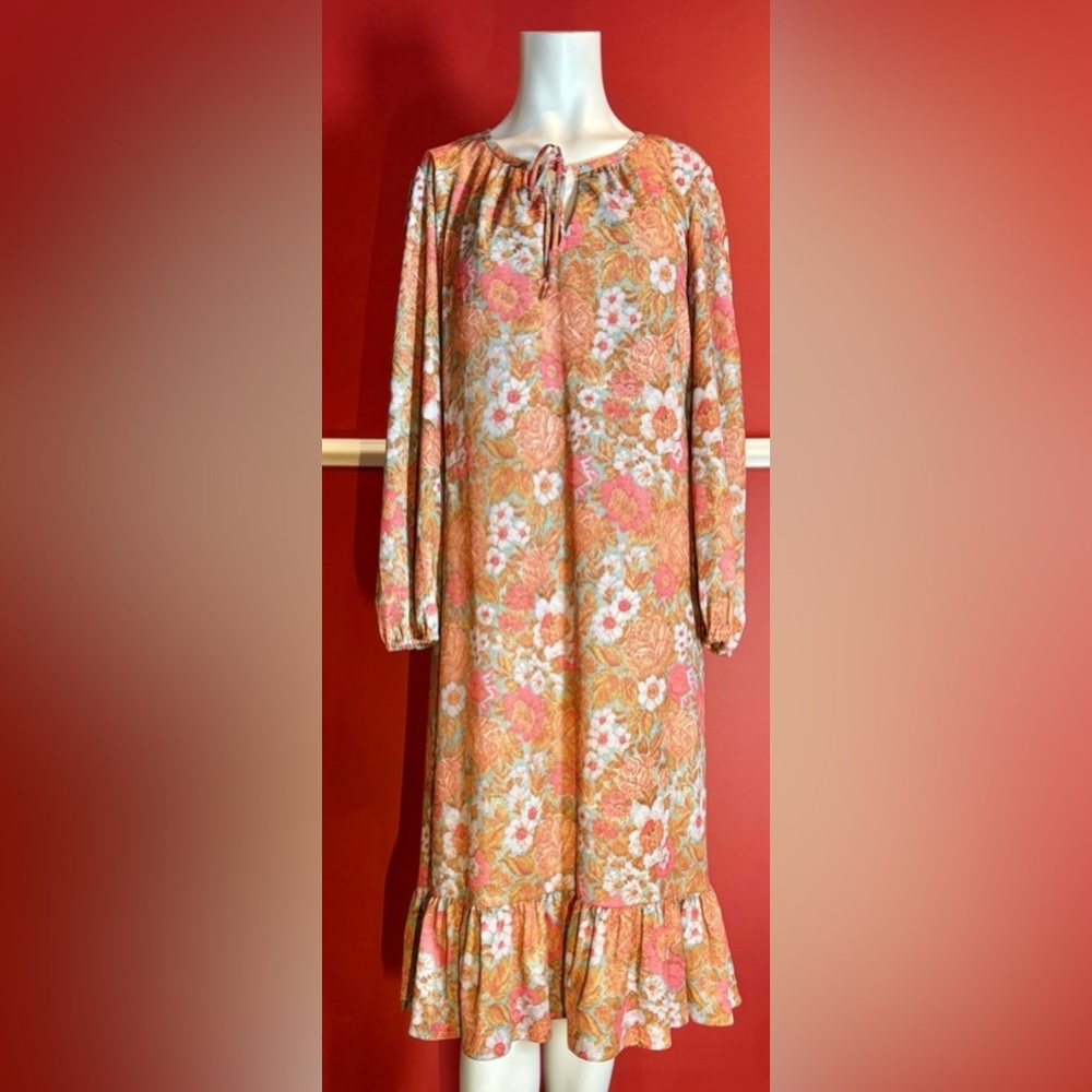 Vintage polyester dress long sleeves with ruffle hem